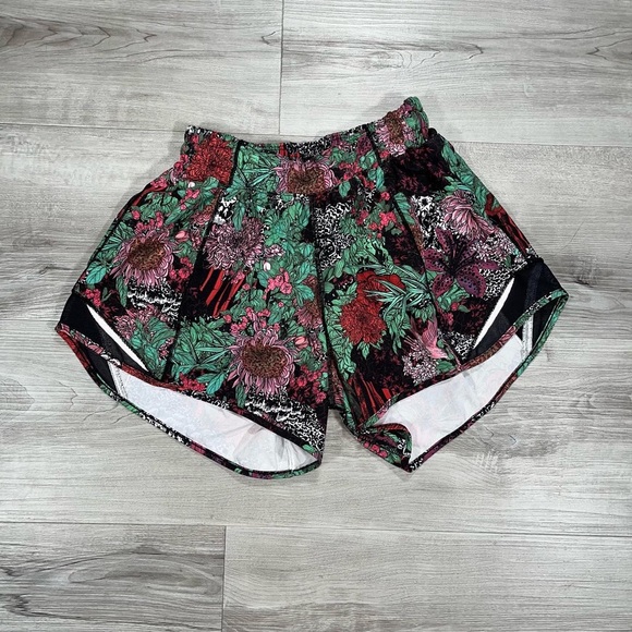 Lululemon Hotty Hot Short Il
*Long 4 LR - Picture 5 of 8